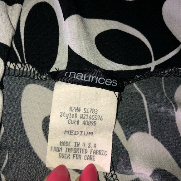 Adorable lite weight flowing knee length skirt - Picture 3 of 3